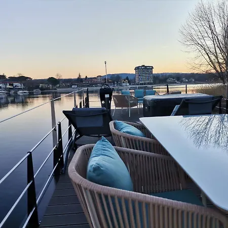 Houseboat Noemi Yacht Club Marina Di Verbella 船屋